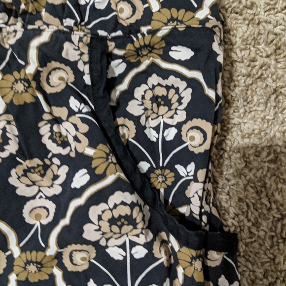 Healing Hands Scrub Top - Picture 4 of 7